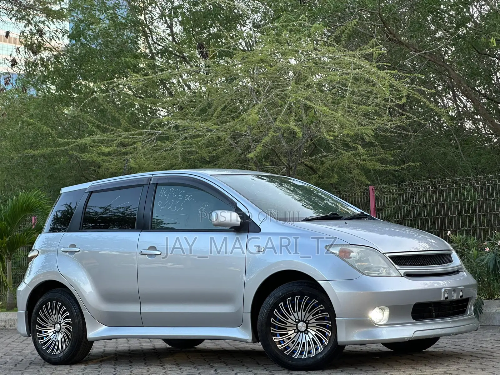 Toyota IST 2003 Silver