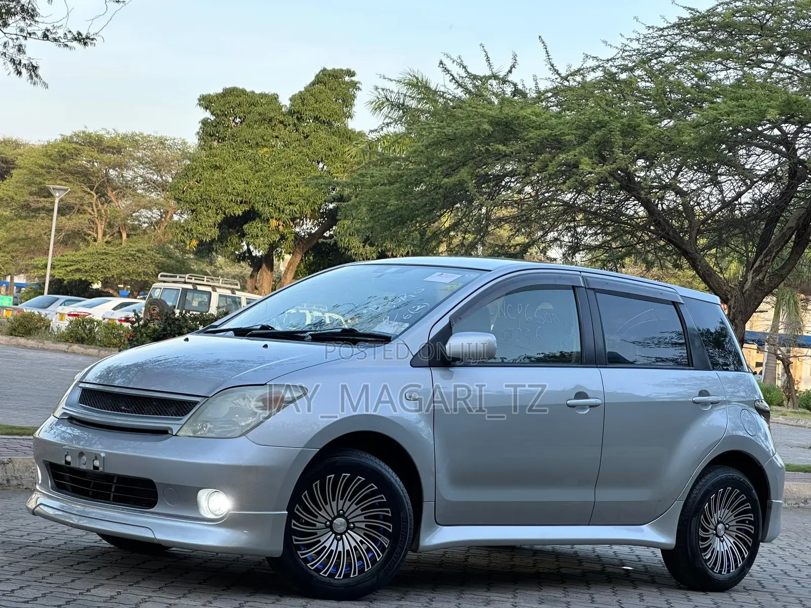 Toyota IST 2003 Silver