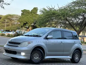 Toyota IST 2003 Silver