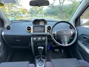 Toyota IST 2003 Silver