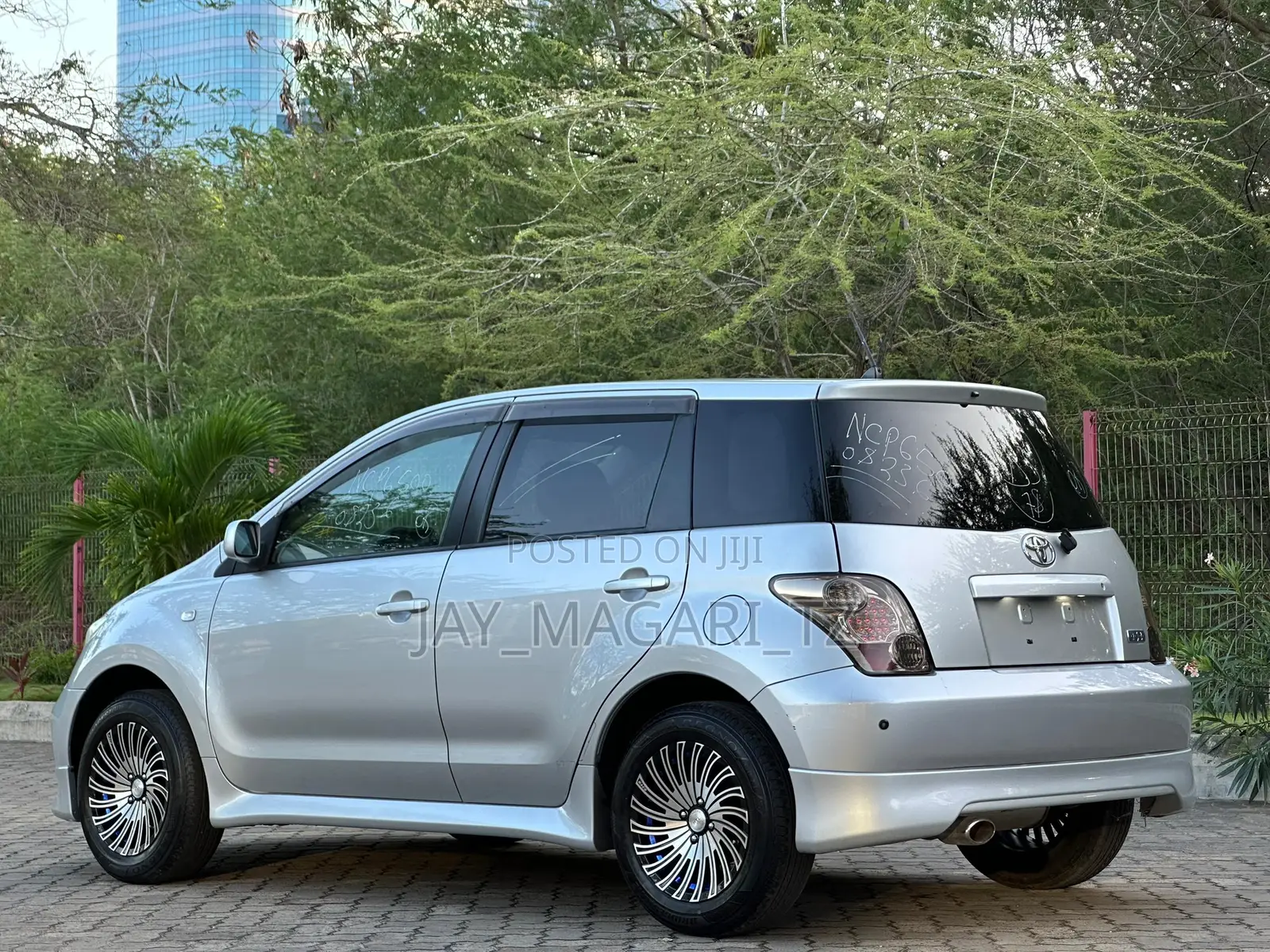 Toyota IST 2003 Silver