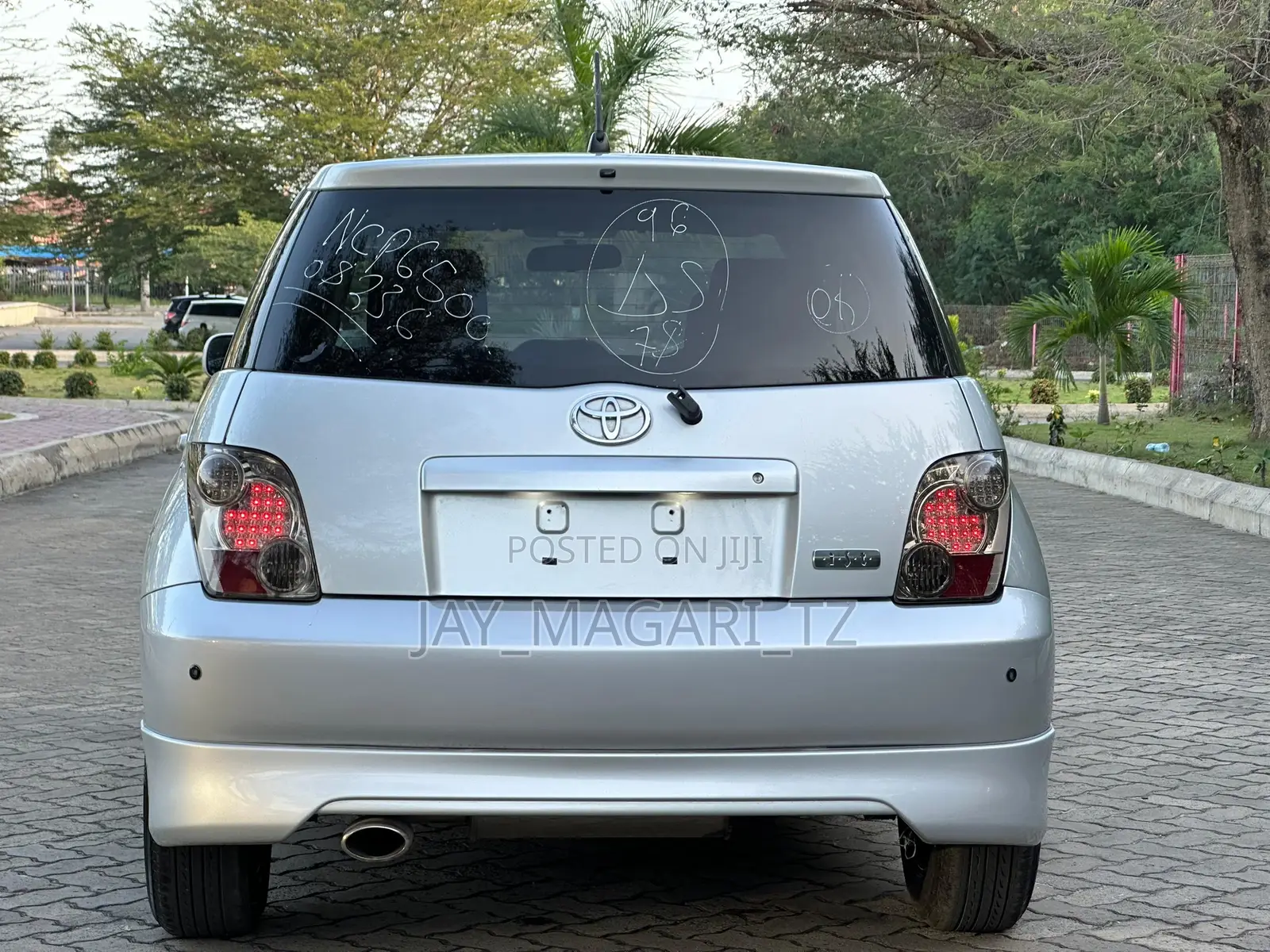 Toyota IST 2003 Silver