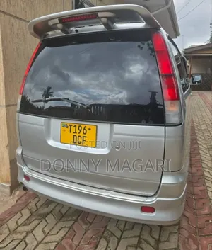 Toyota Noah 2.0 AWD (8 Seater) 2003 Silver