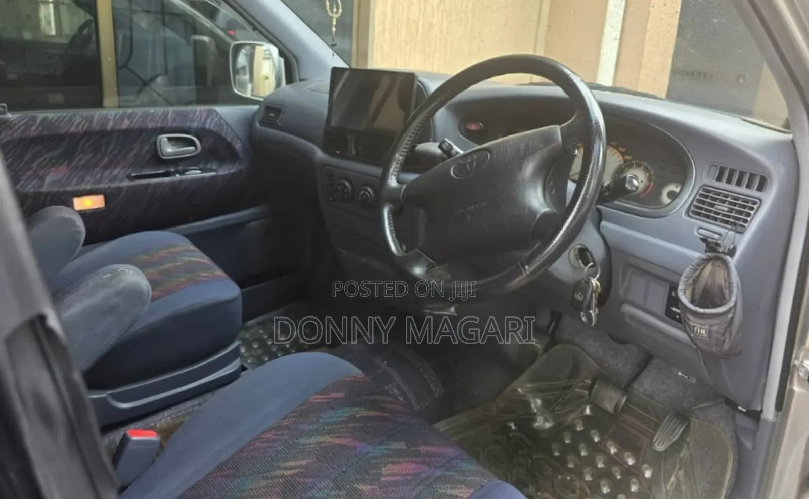 Toyota Noah 2.0 AWD (8 Seater) 2003 Silver
