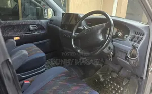 Toyota Noah 2.0 AWD (8 Seater) 2003 Silver