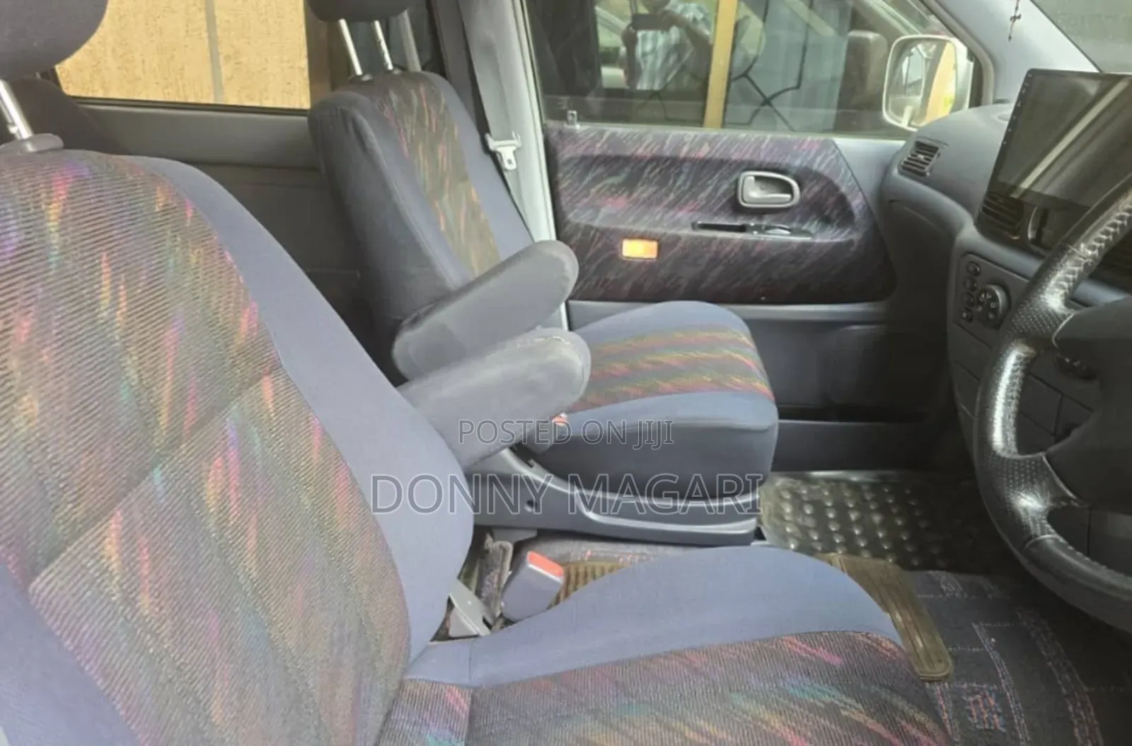 Toyota Noah 2.0 AWD (8 Seater) 2003 Silver