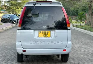 Toyota Noah 2.0 FWD (8 Seater) 2003 Silver