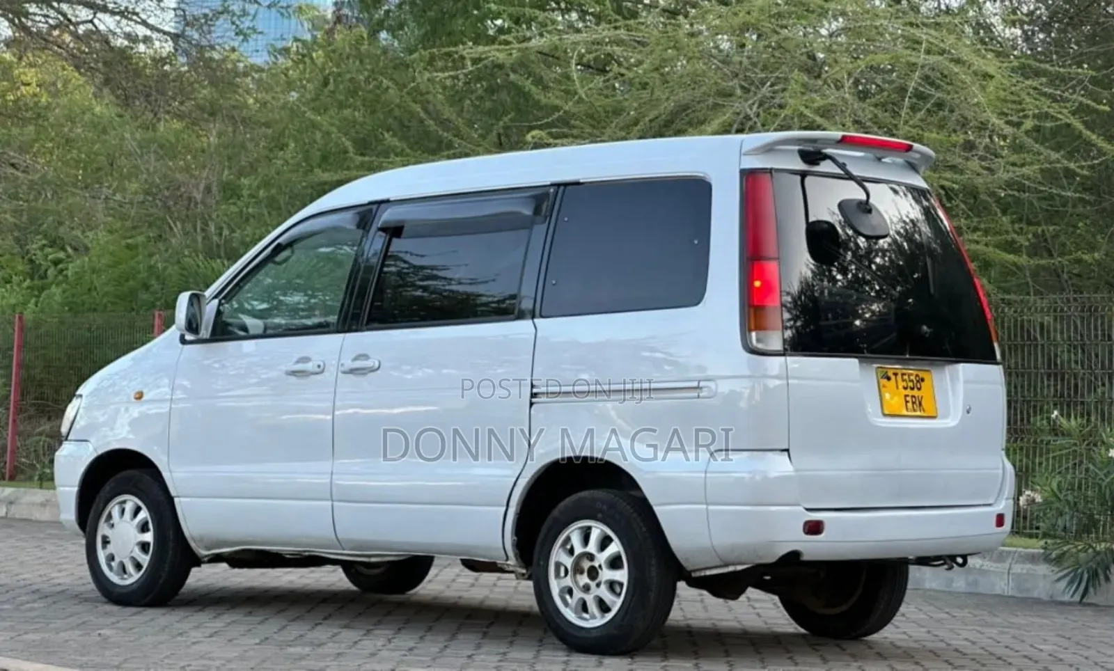 Toyota Noah 2.0 FWD (8 Seater) 2003 Silver