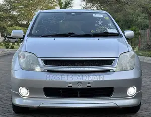 Toyota IST 2003 Silver