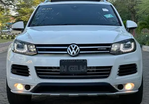 Volkswagen Touareg 2012 White