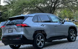 Toyota RAV4 Plug-In Hybrid 2025 Silver