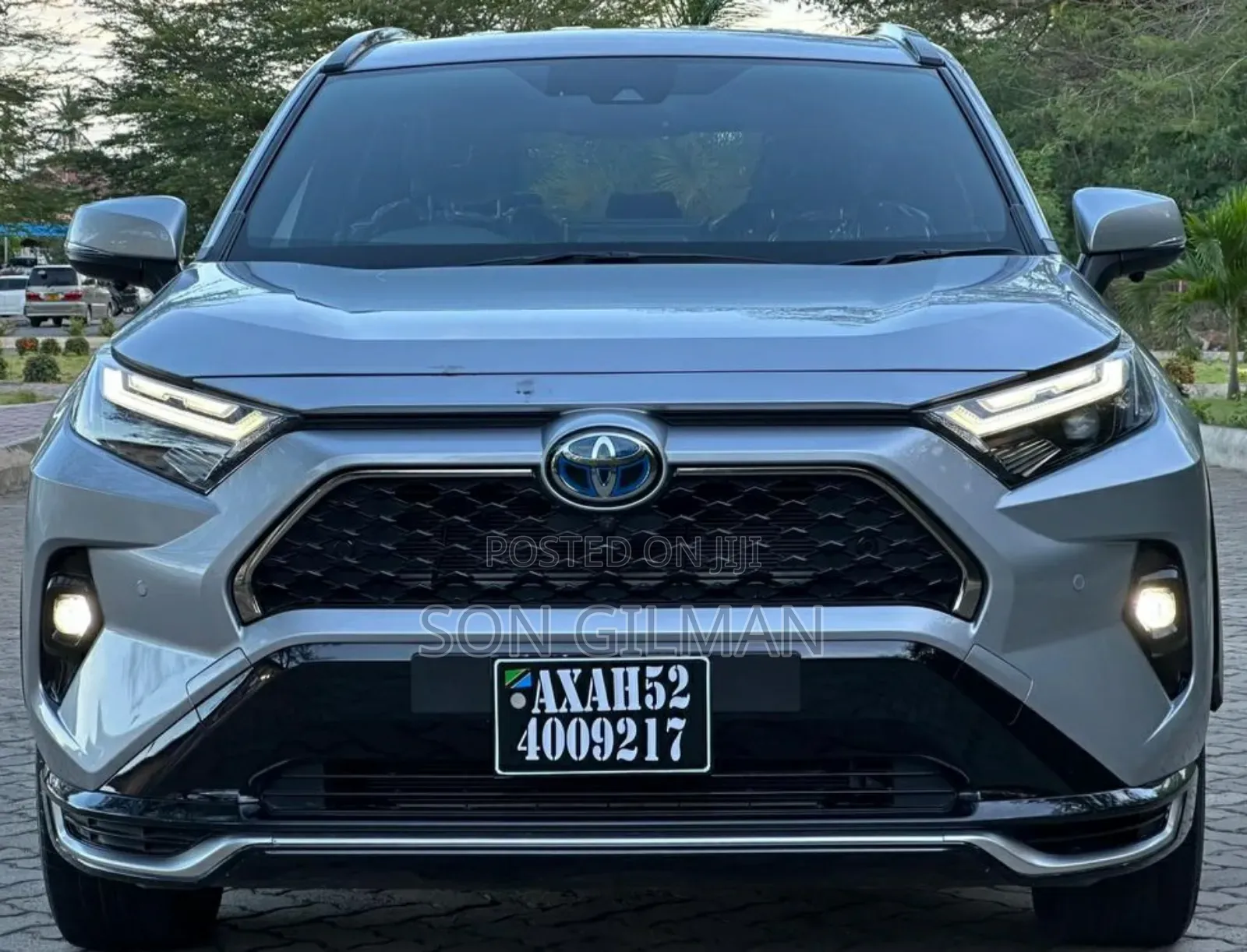Toyota RAV4 Plug-In Hybrid 2025 Silver