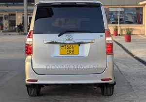 Toyota Noah 2.0 143hp AWD (8 Seater) 2008 Silver