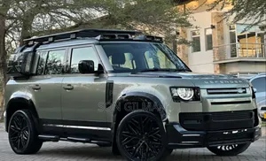 Land Rover Defender 2022 Green