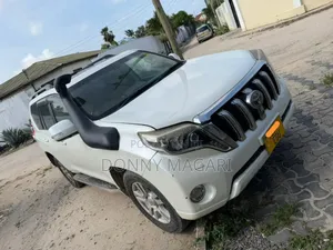 Toyota Land Cruiser Prado 2015 White