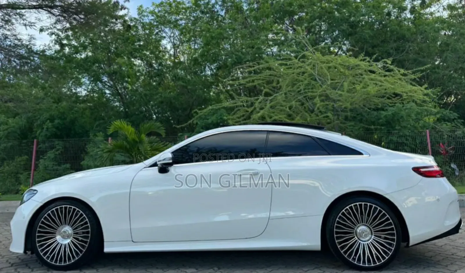 Mercedes-Benz 300E 2017 White