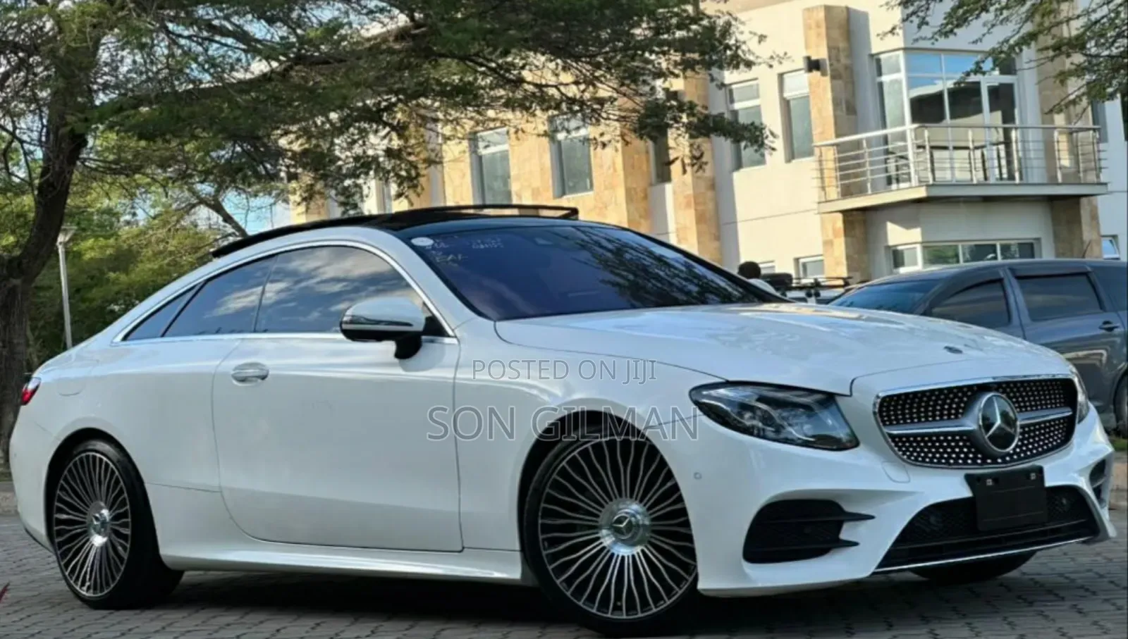 Mercedes-Benz 300E 2017 White
