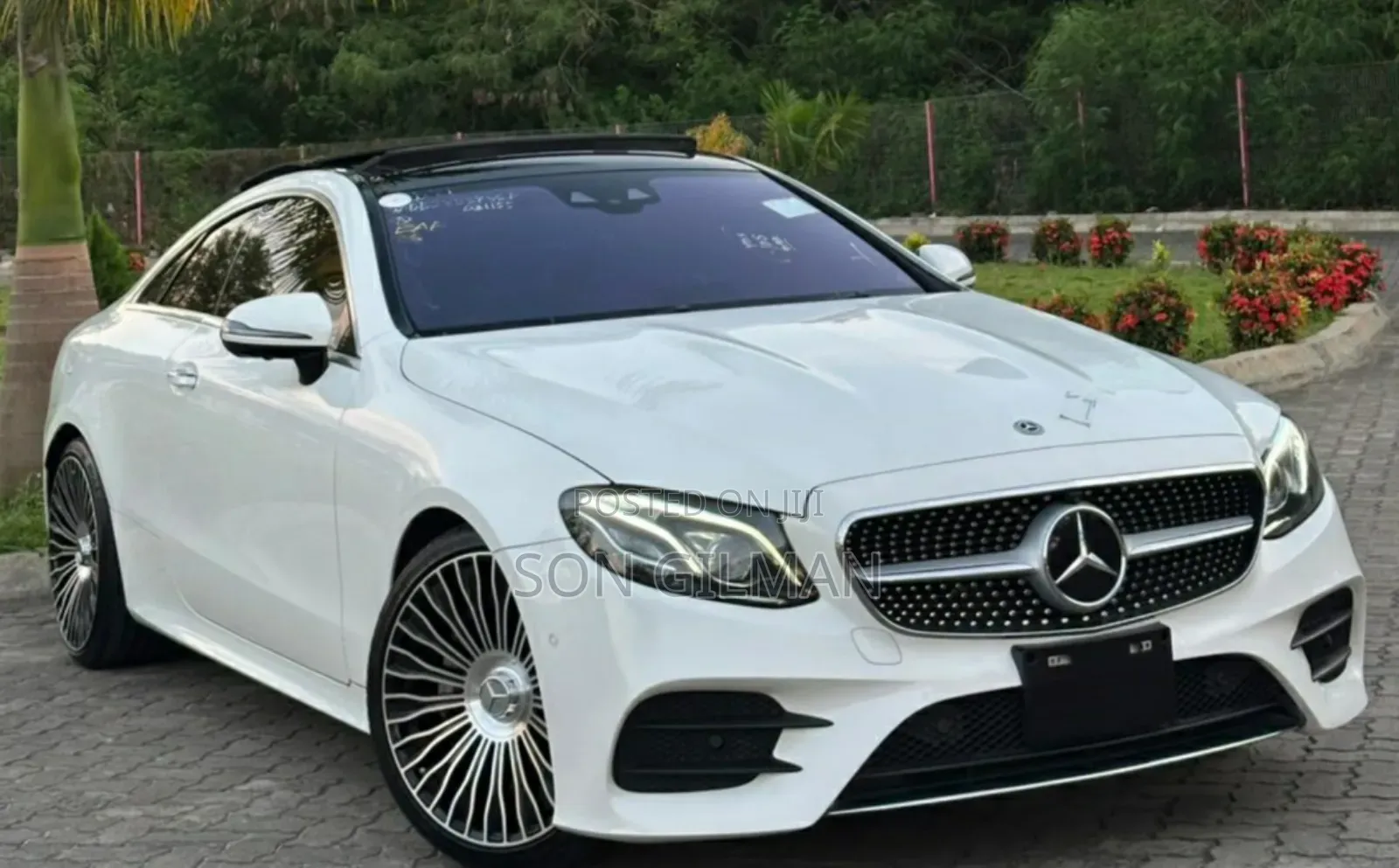 Mercedes-Benz 300E 2017 White