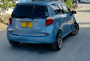 Toyota Ractis 1.5 AWD 2010 Blue