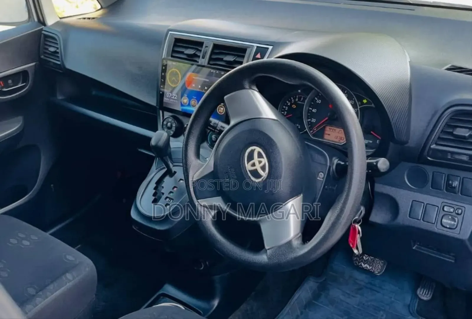 Toyota Ractis 1.5 AWD 2010 Blue