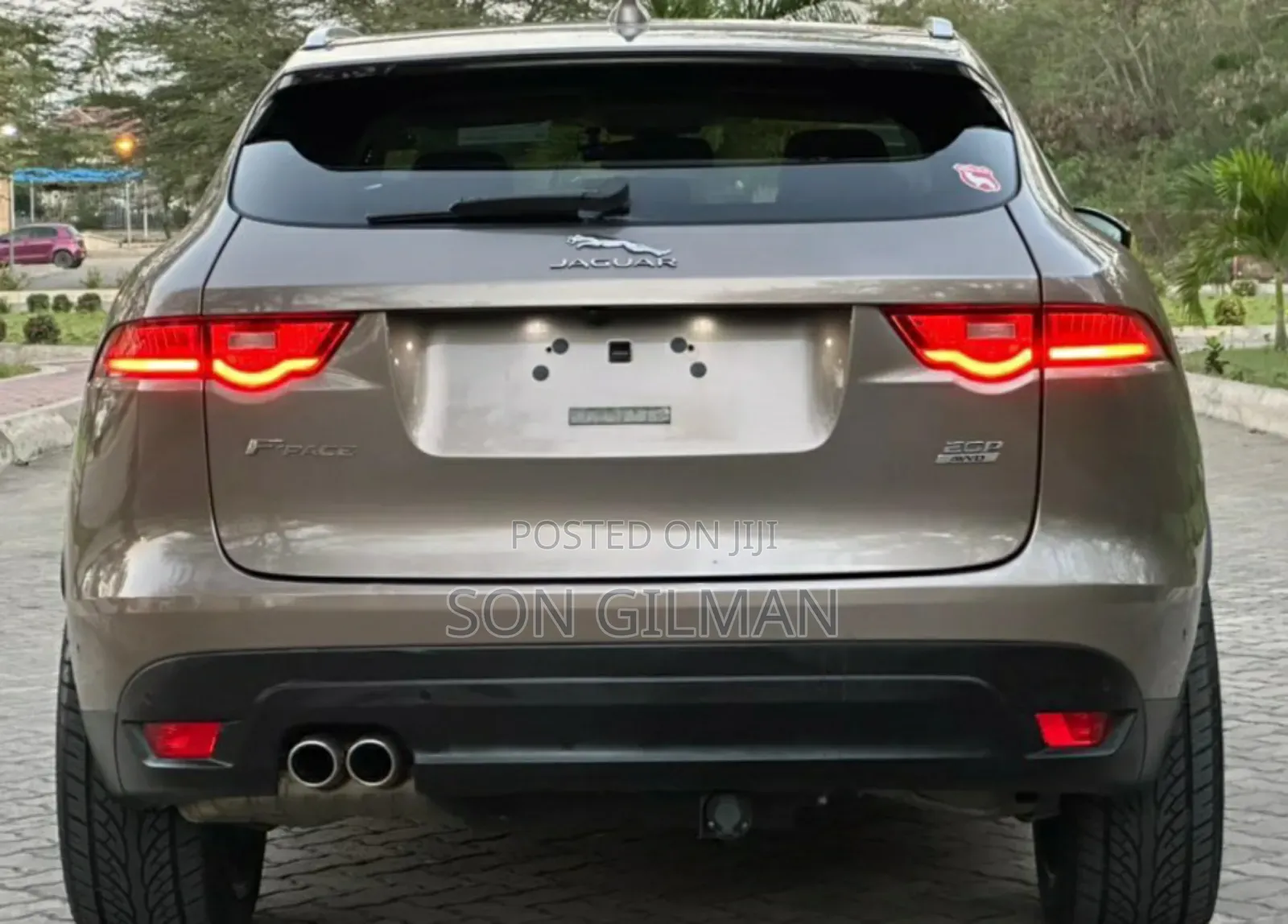 Jaguar F-Pace 2017 Gold