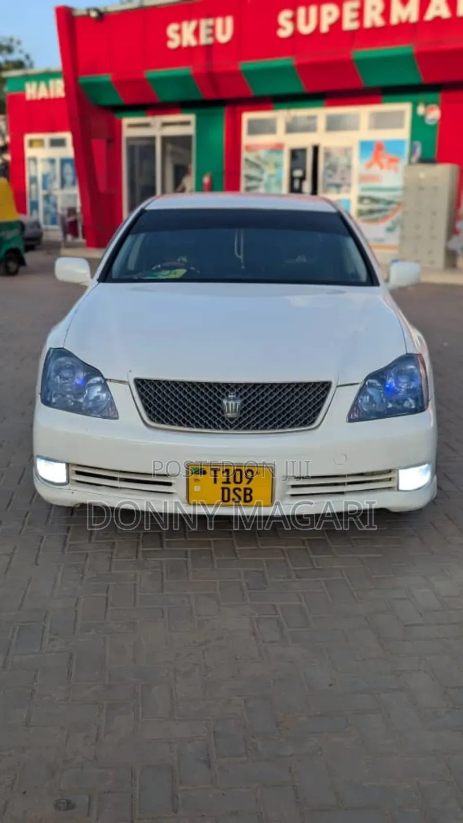 Toyota Crown Royale 2005 White