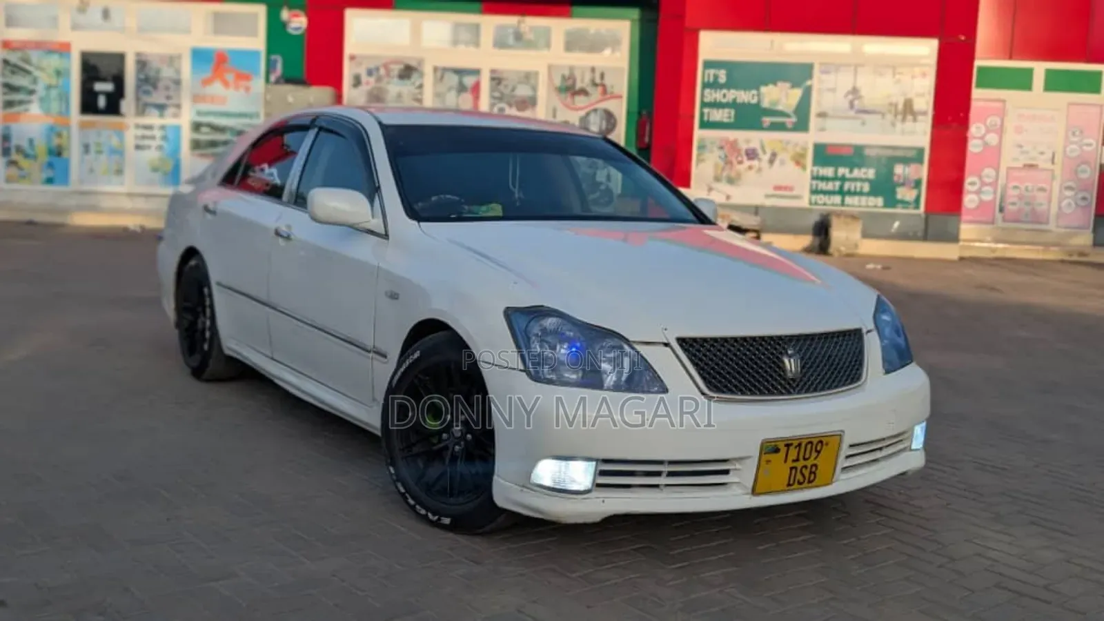 Toyota Crown Royale 2005 White