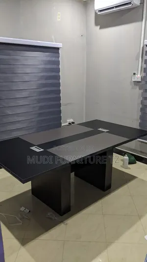 Meza Ya Mkutano