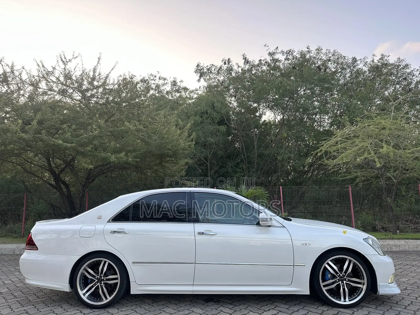 Toyota Crown 2007 White