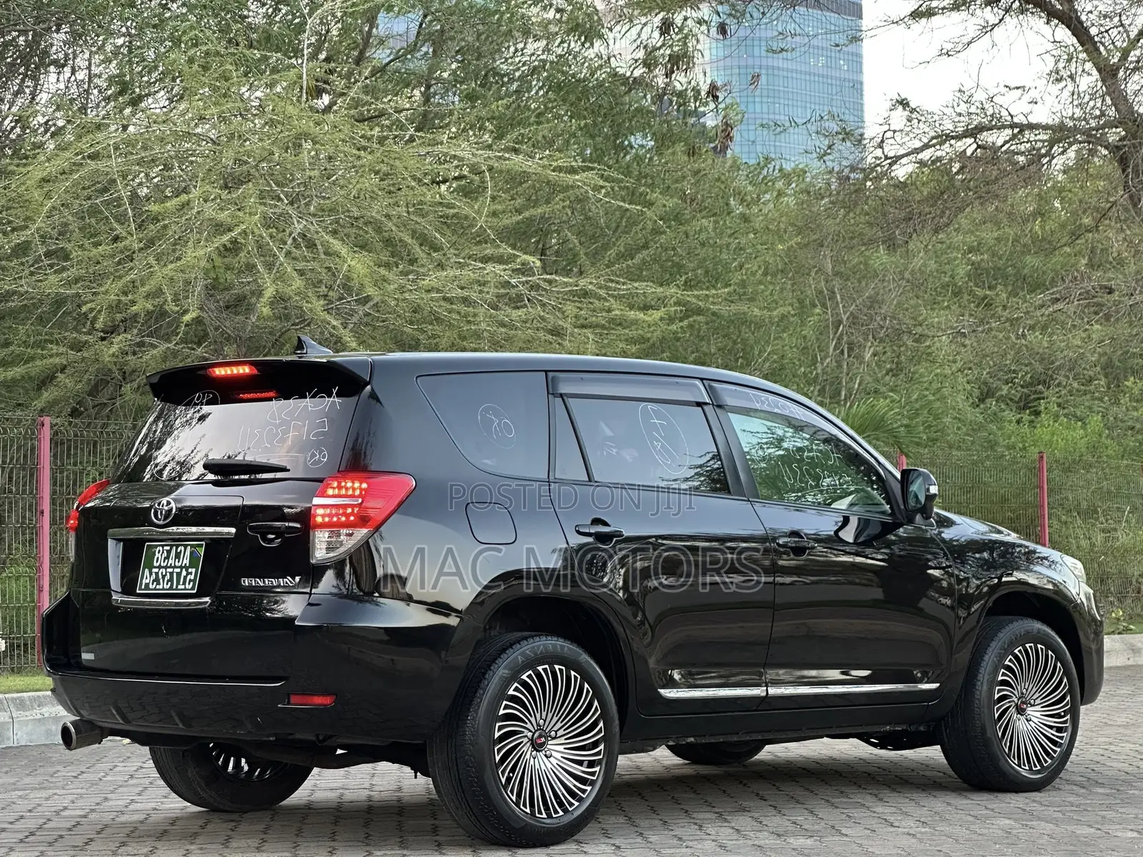 Toyota Vanguard 2010 Black