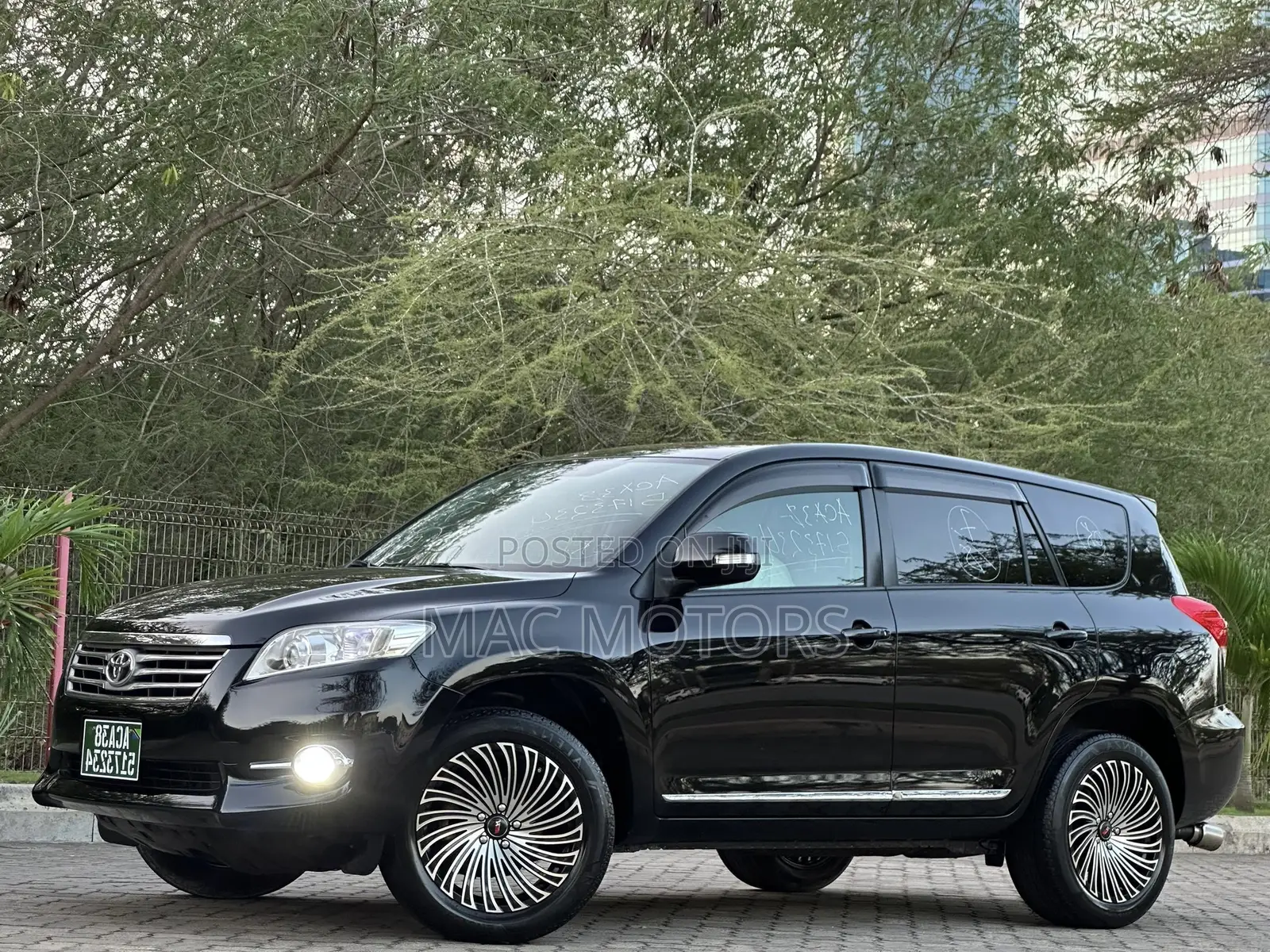 Toyota Vanguard 2010 Black