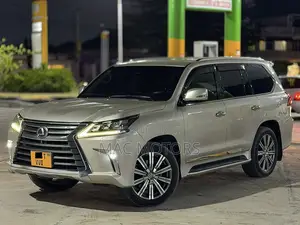 Lexus LX 570 AWD 2016 Gold