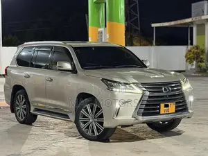 Lexus LX 570 AWD 2016 Gold