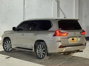 Lexus LX 570 AWD 2016 Gold