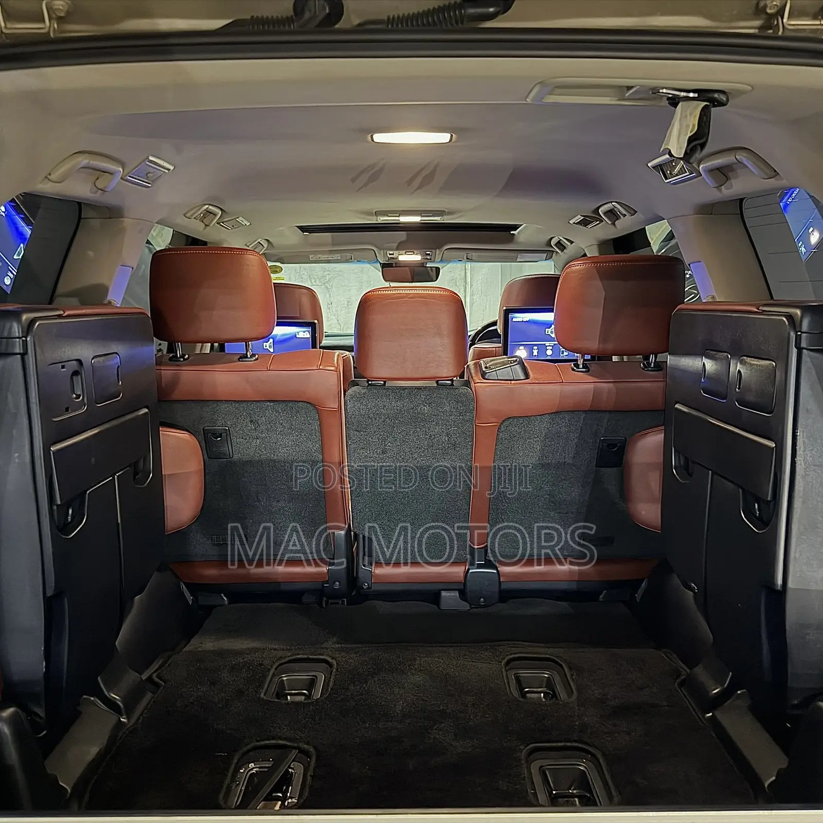 Lexus LX 570 AWD 2016 Gold