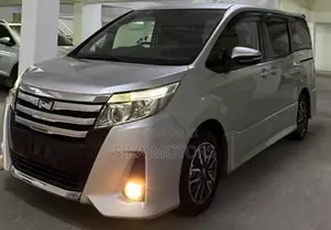 Toyota Noah 2014 Silver