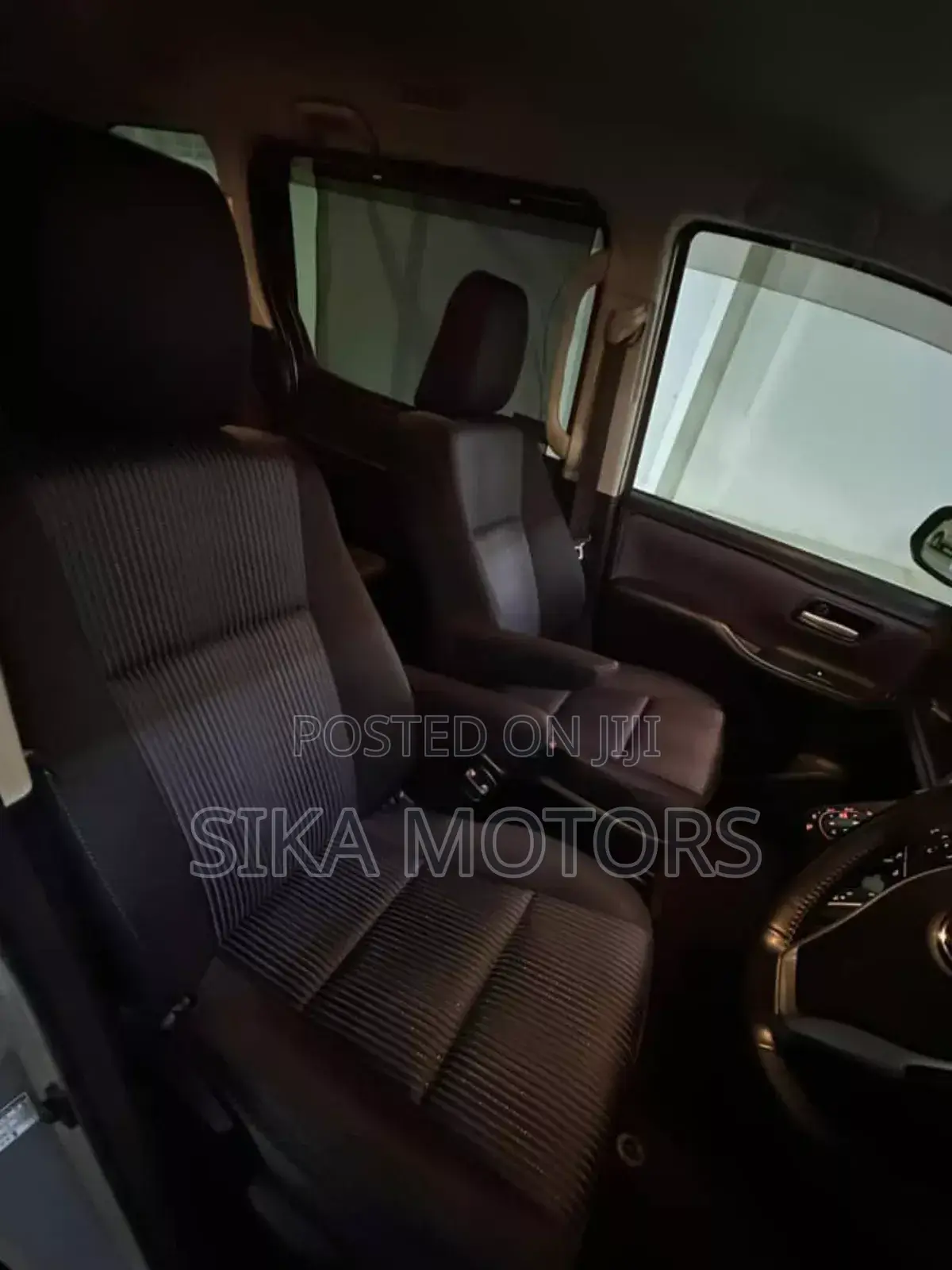 Toyota Noah 2014 Silver
