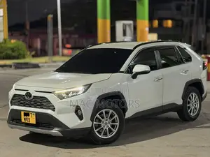 Toyota RAV4 2019 White