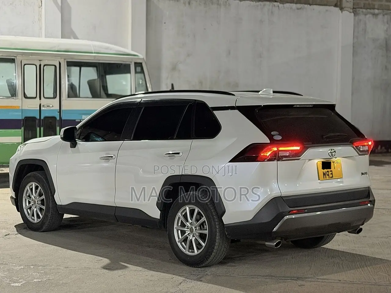 Toyota RAV4 2019 White