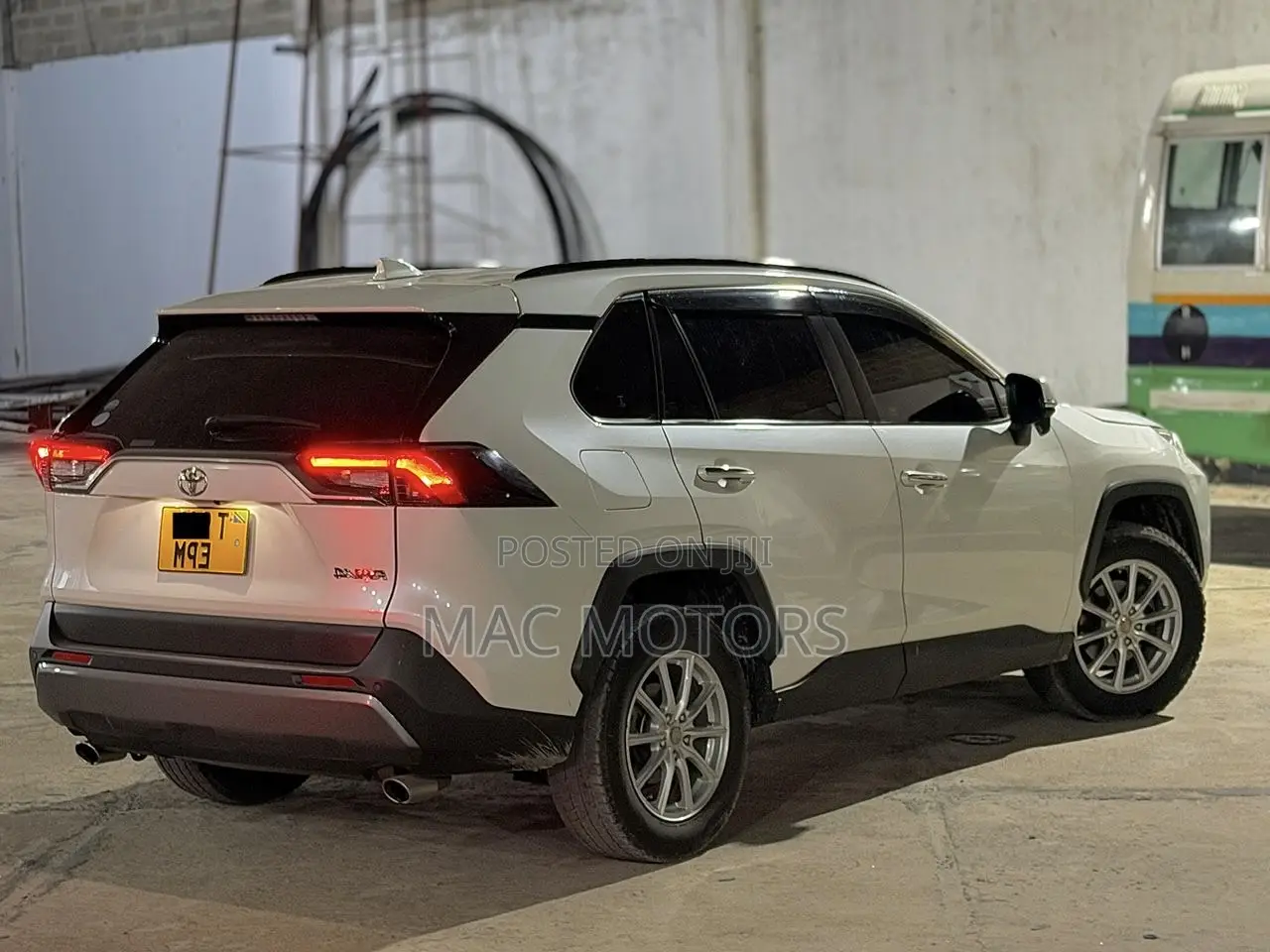 Toyota RAV4 2019 White