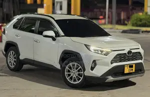 Toyota RAV4 2019 White