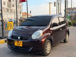 Toyota Passo 1.0 AWD 2013 Maroon