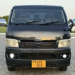 Toyota HiAce 2005 Black