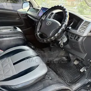 Toyota HiAce 2005 Black