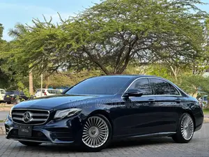 Mercedes-Benz E200 2016 Blue