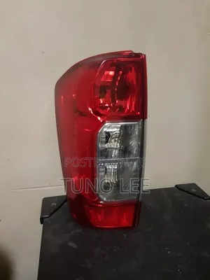 Nissan Navara Np300 Taa Ya Nyuma Original