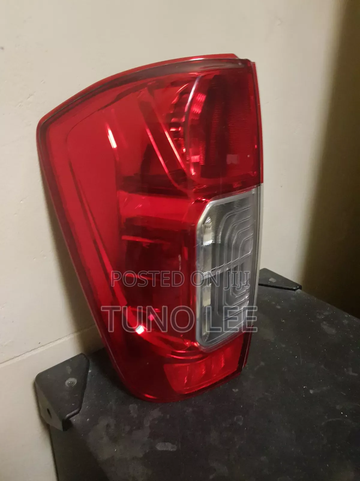 Nissan Navara Np300 Taa Ya Nyuma Original