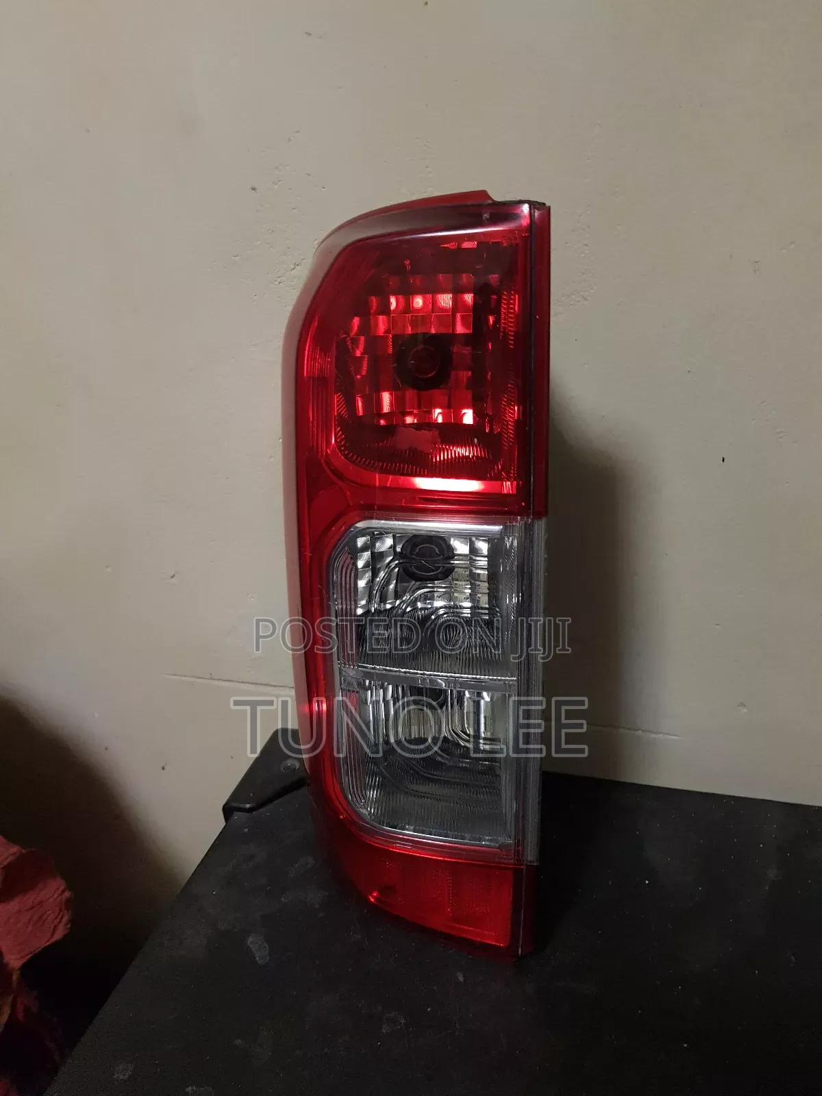 Nissan Navara Np300 Taa Ya Nyuma Original