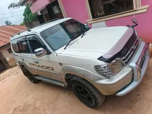 Toyota Land Cruiser 2003 White