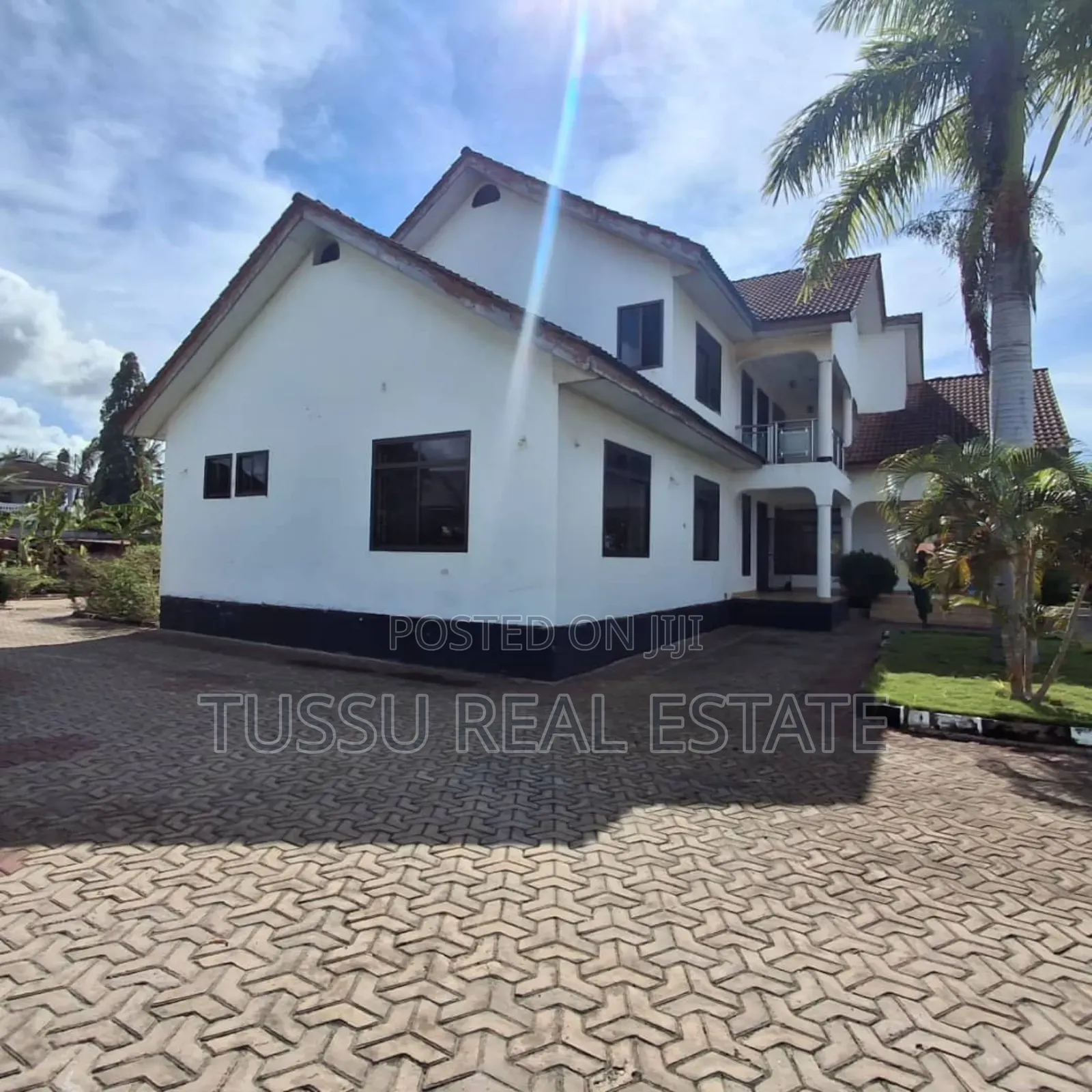 6bdrm House in Bahari Beach, Kinondoni for sale